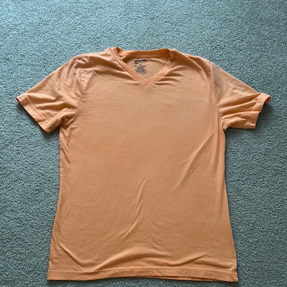 Arizona Jean Company Men's Peach V-Neck Tee